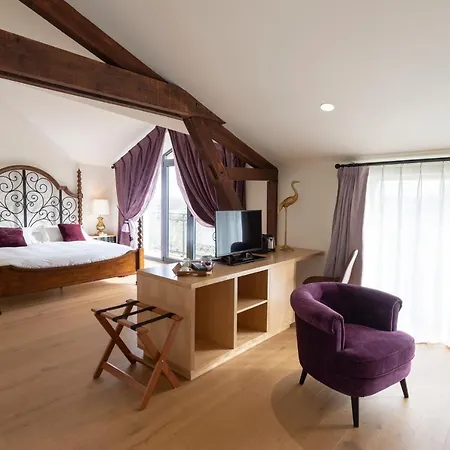 住宿加早餐酒店 Chateau Tour Saint-fort D'hotes 圣埃斯泰夫