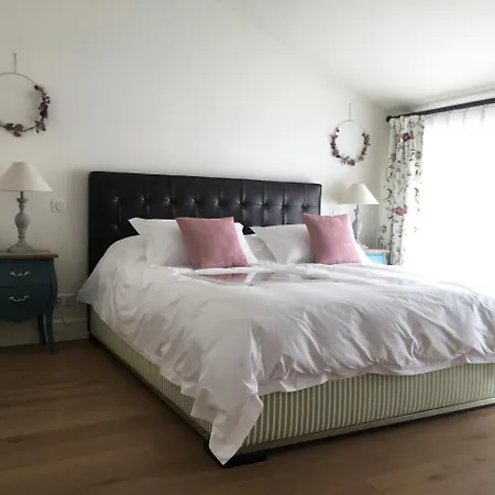 住宿加早餐酒店 Chateau Tour Saint-fort D'hotes 圣埃斯泰夫