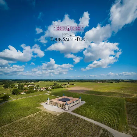 Bed & Breakfast Chateau Tour Saint-fort D'hotes